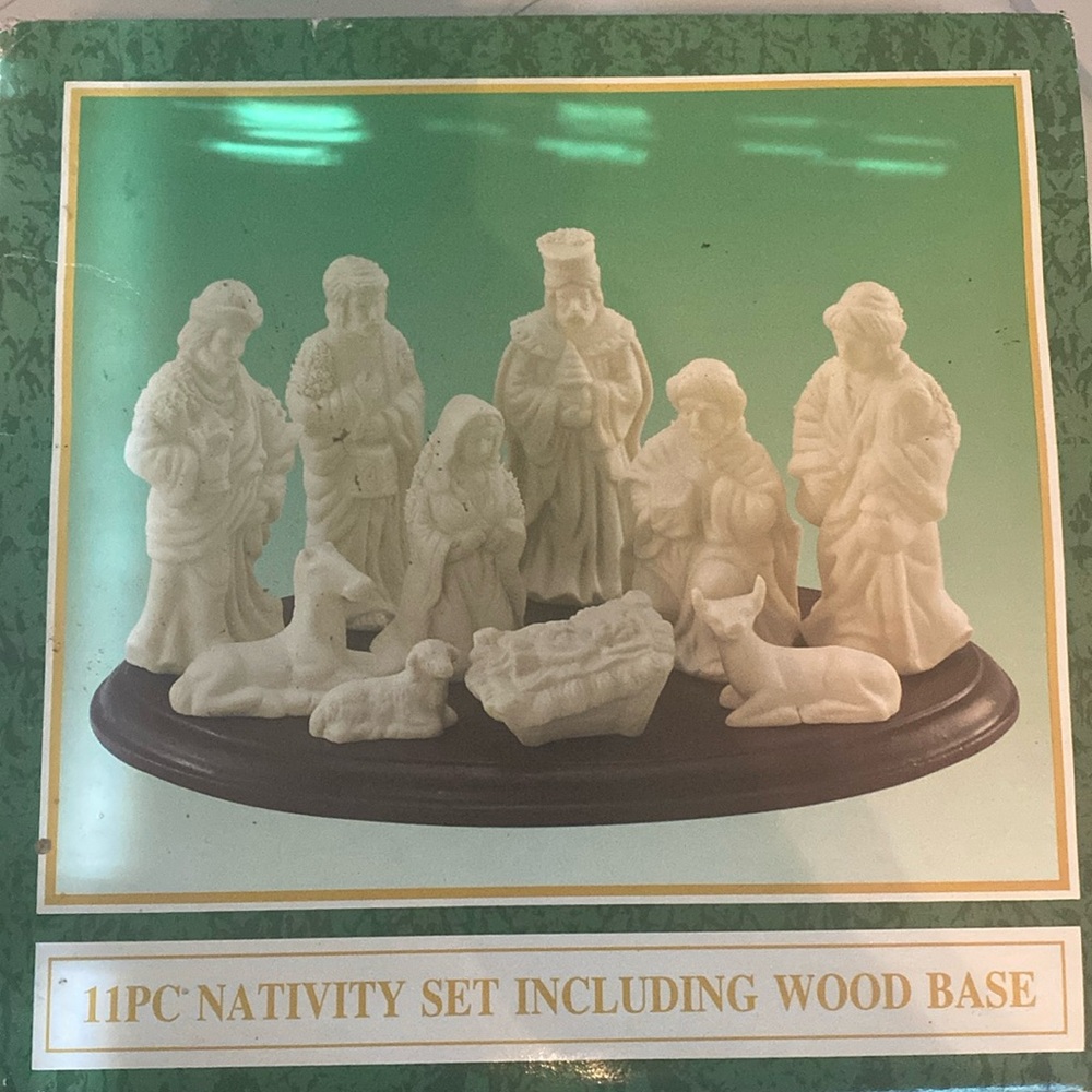 11PC Nativity set including wood base